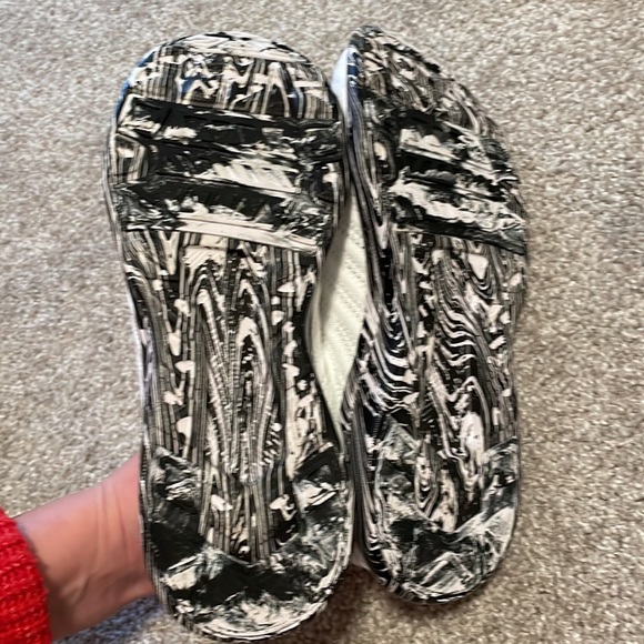 APL TechLoom Wave Core Collection white/black/marble size 7.5 - Picture 9 of 9